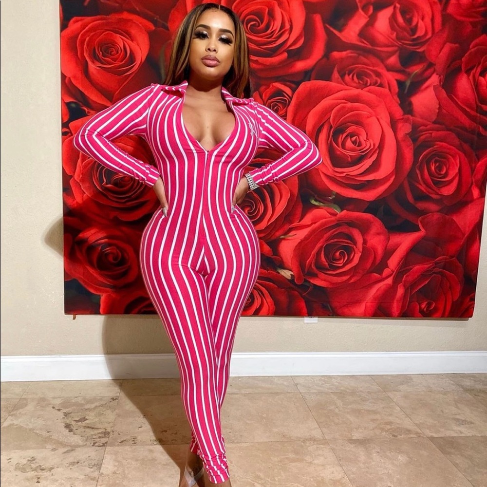 Gsuwoo “Pussycat suit” in burgundy/white.